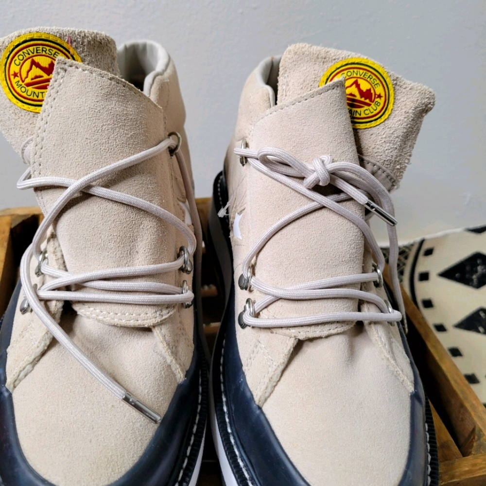 Converse Mountain Club One Star hiking boots